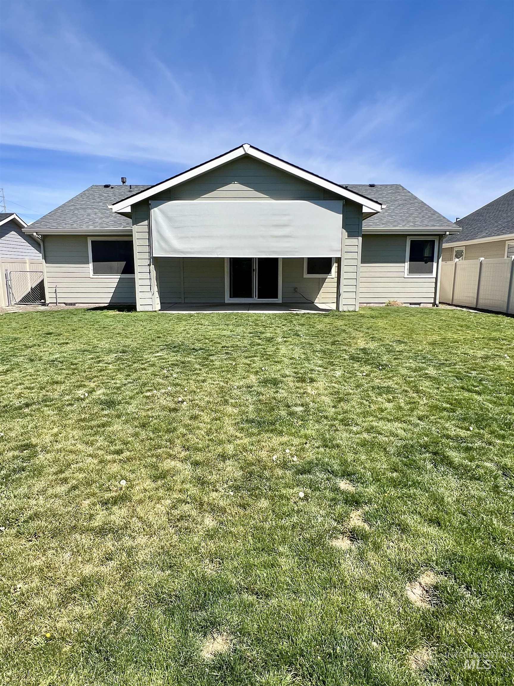 4691 N Christian