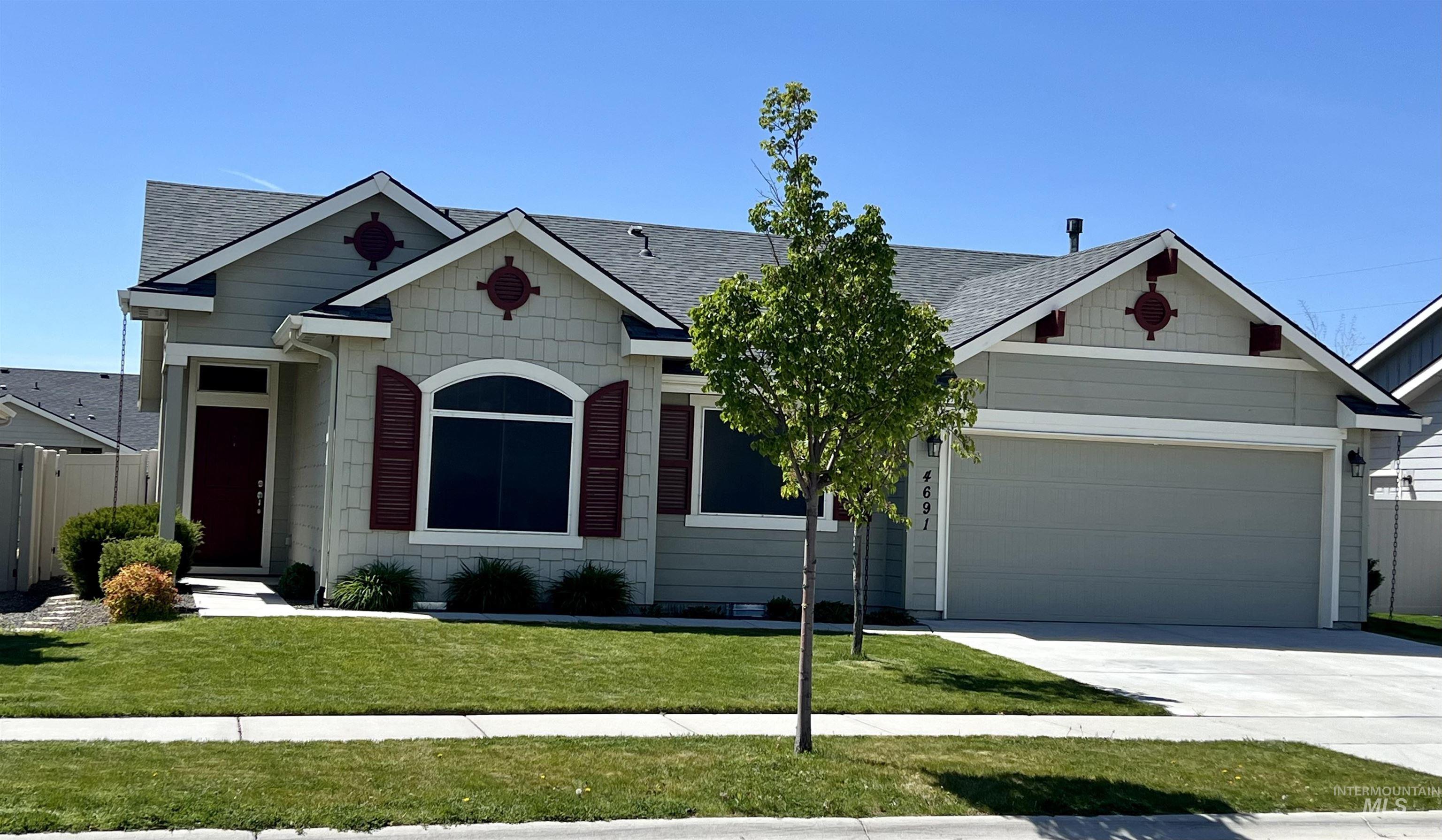 4691 N Christian
