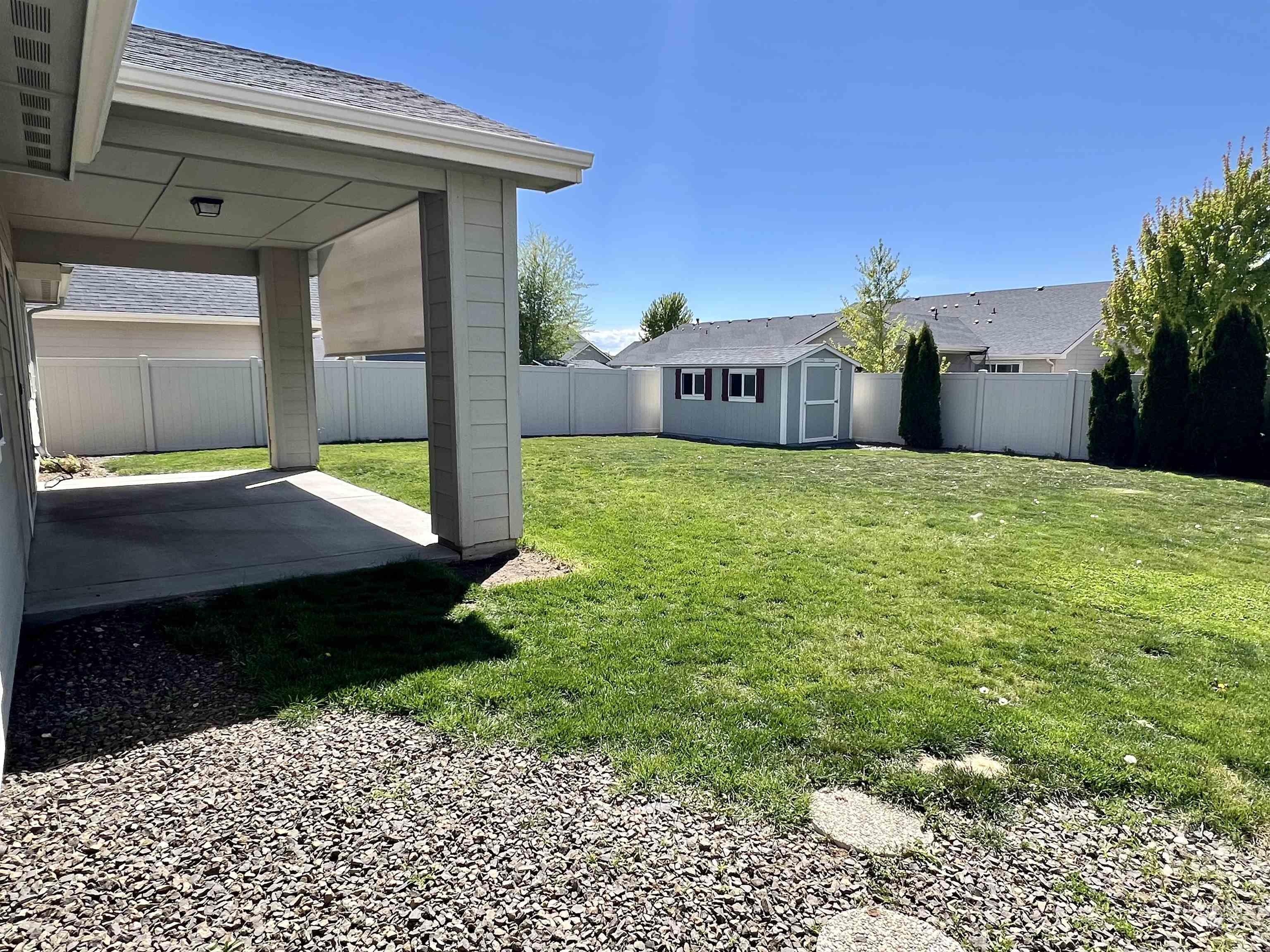 4691 N Christian