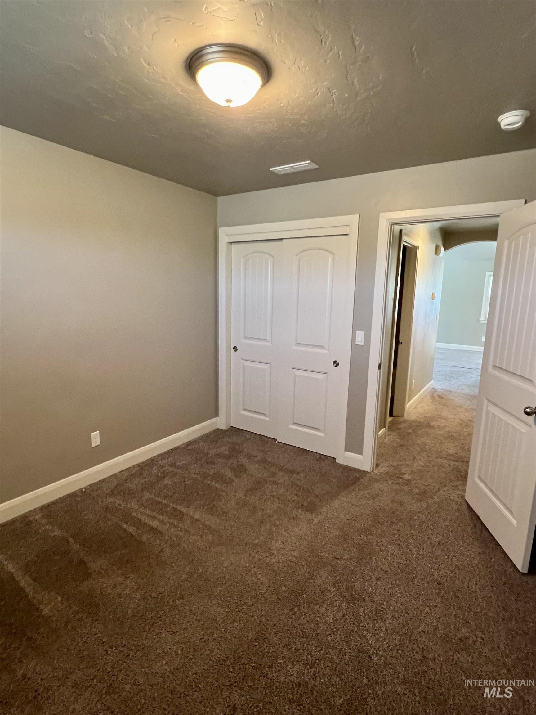 4691 N Christian