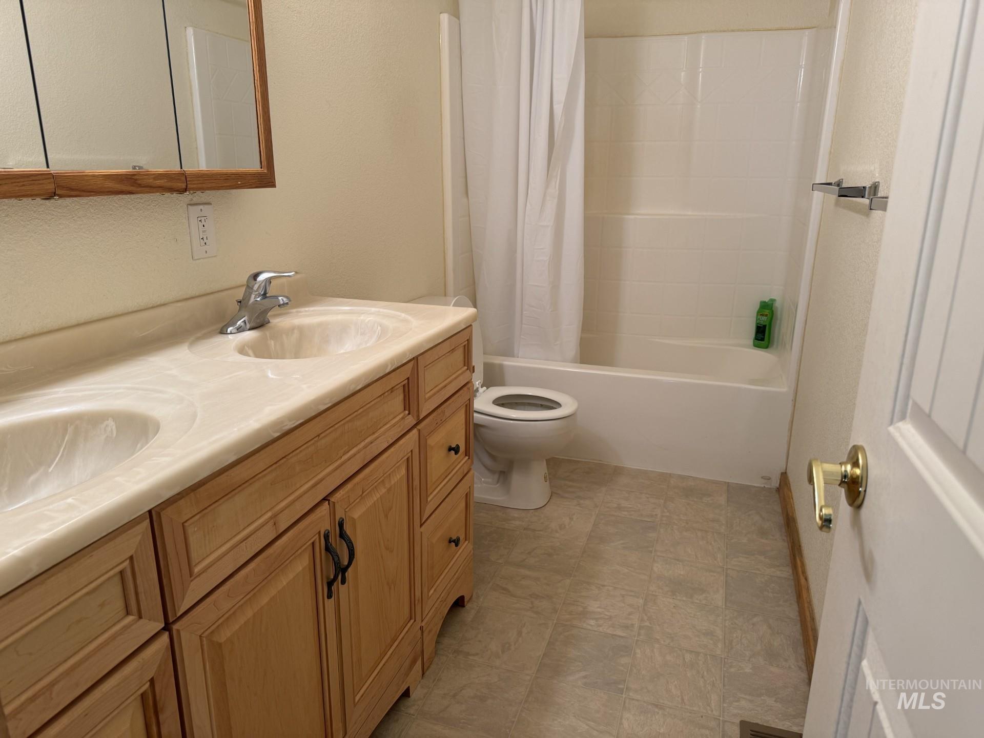 5242 Sand Hollow