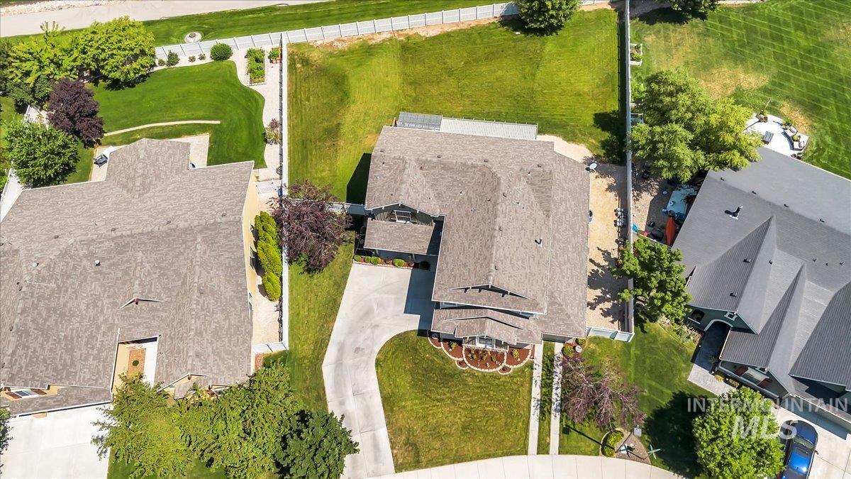 2074 W Maracay Dr