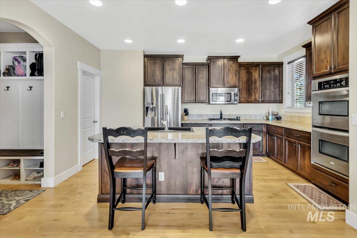 2074 W Maracay Dr