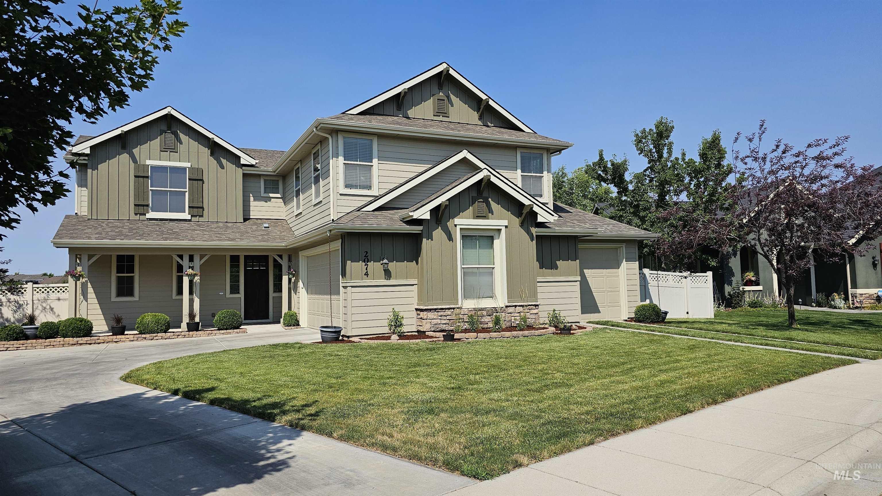 2074 W Maracay Dr