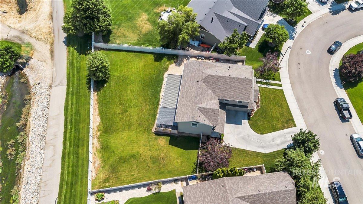 2074 W Maracay Dr