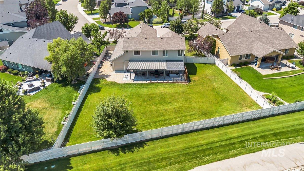 2074 W Maracay Dr