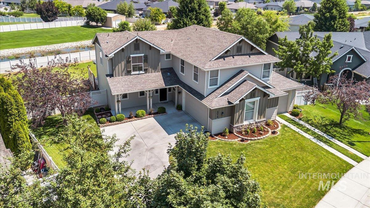 2074 W Maracay Dr