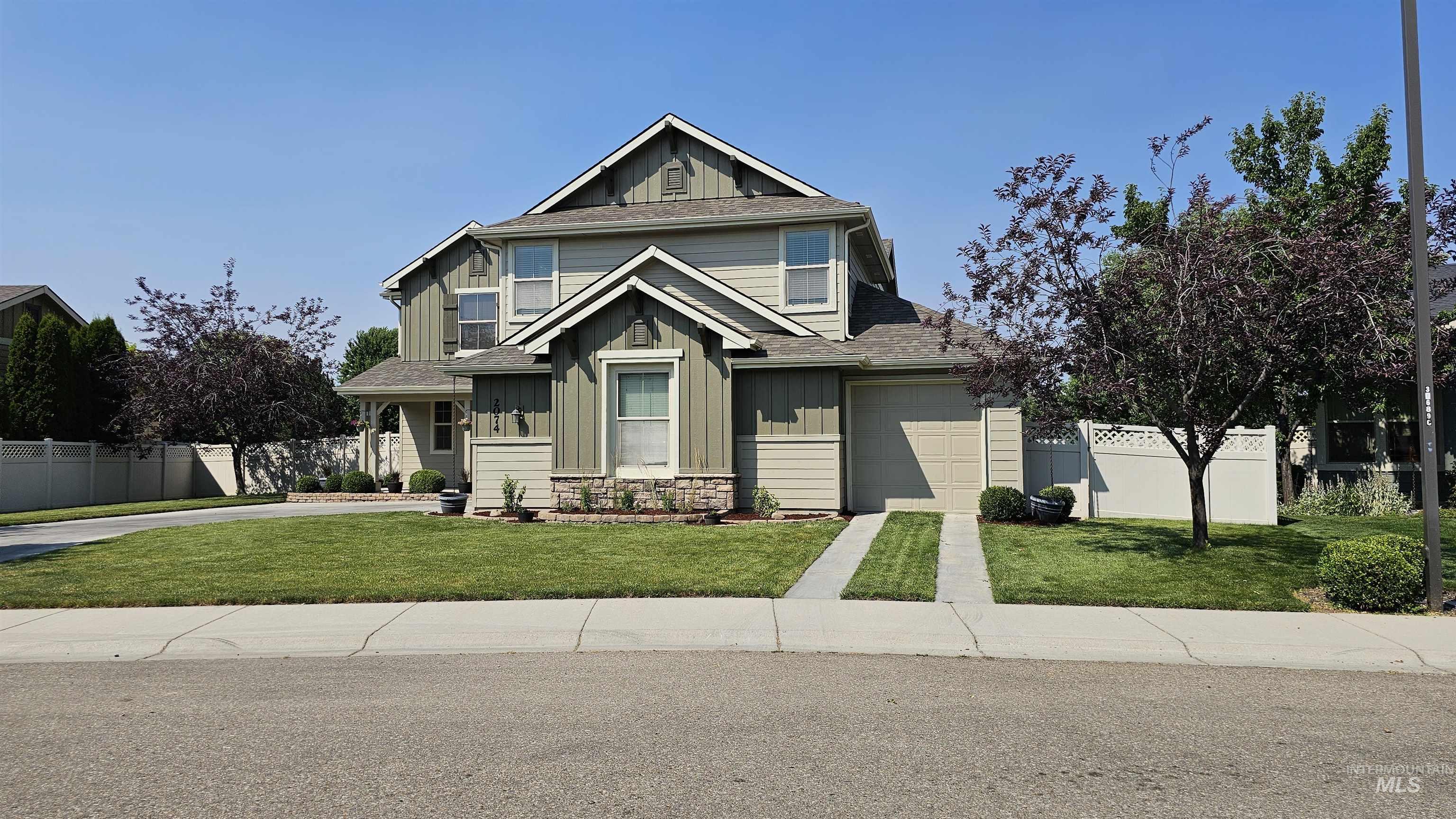 2074 W Maracay Dr