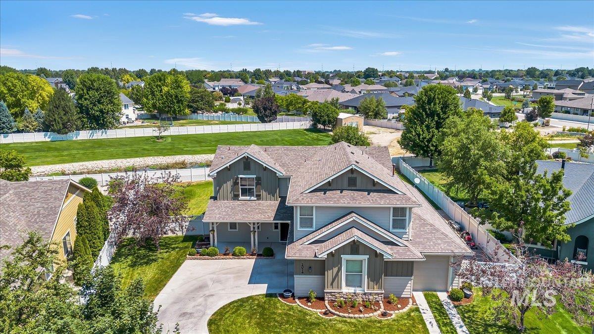 2074 W Maracay Dr