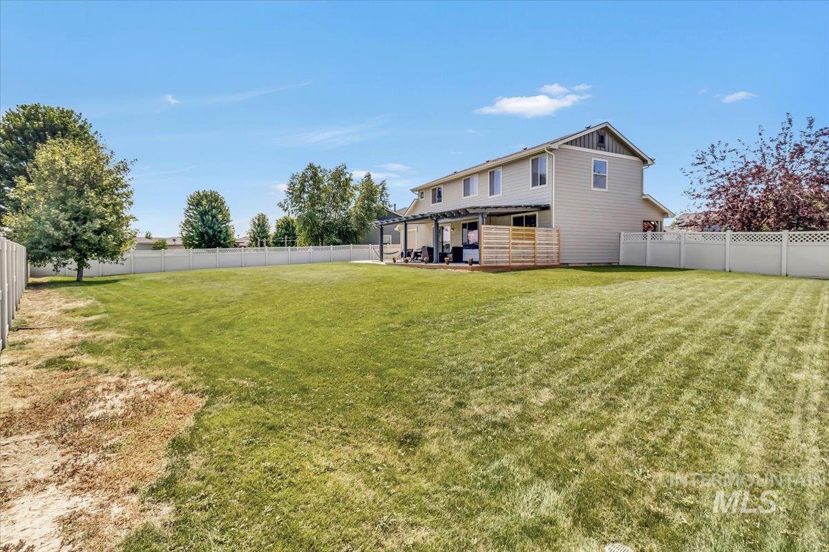 2074 W Maracay Dr