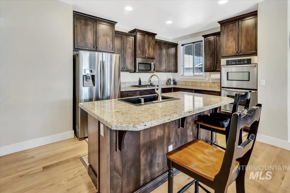 2074 W Maracay Dr