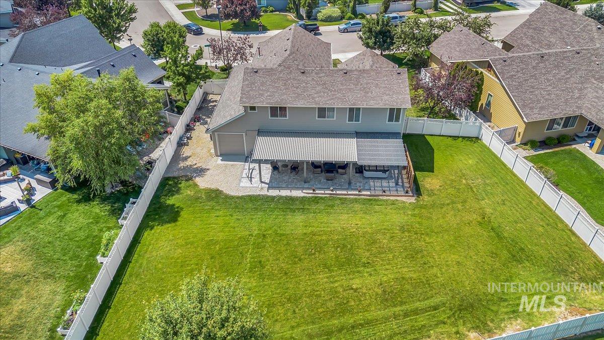 2074 W Maracay Dr