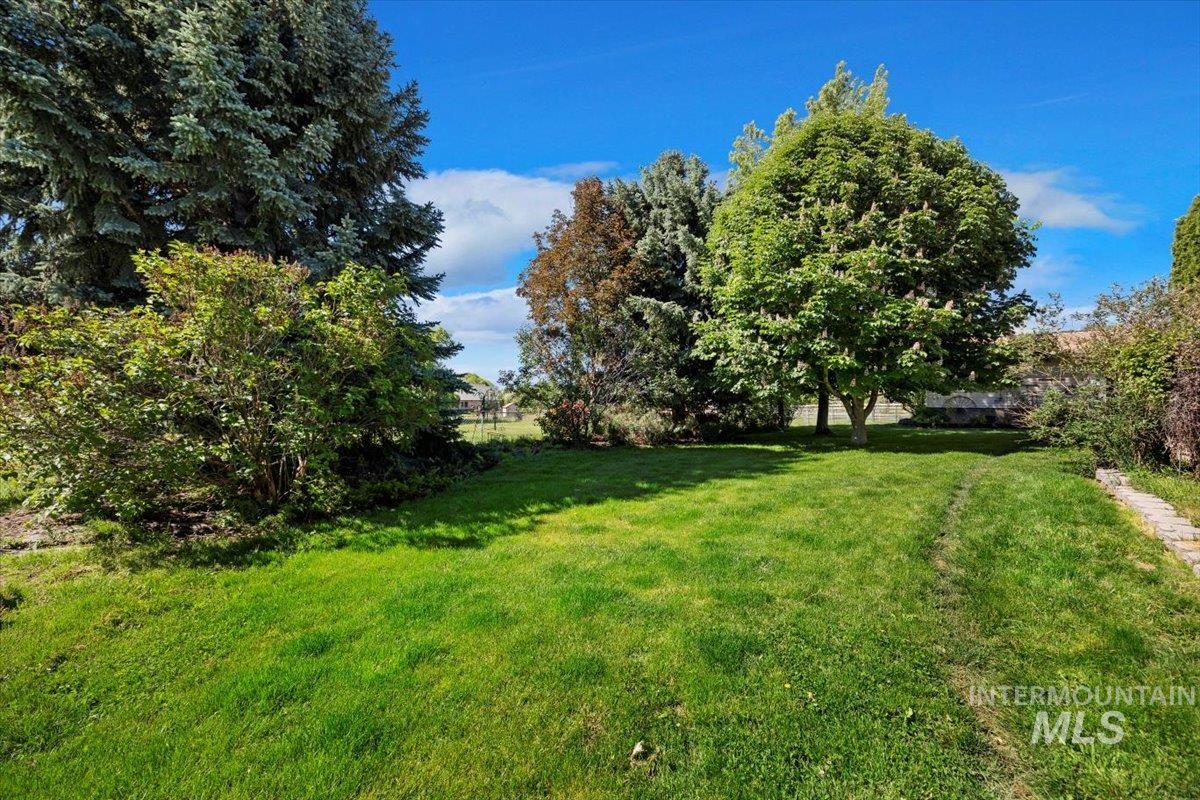 213 Sage Road West