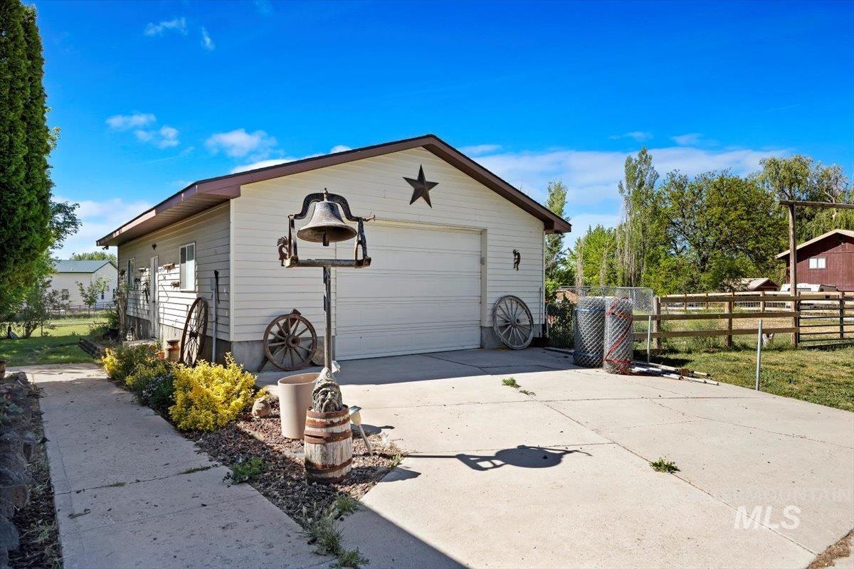 213 Sage Road West