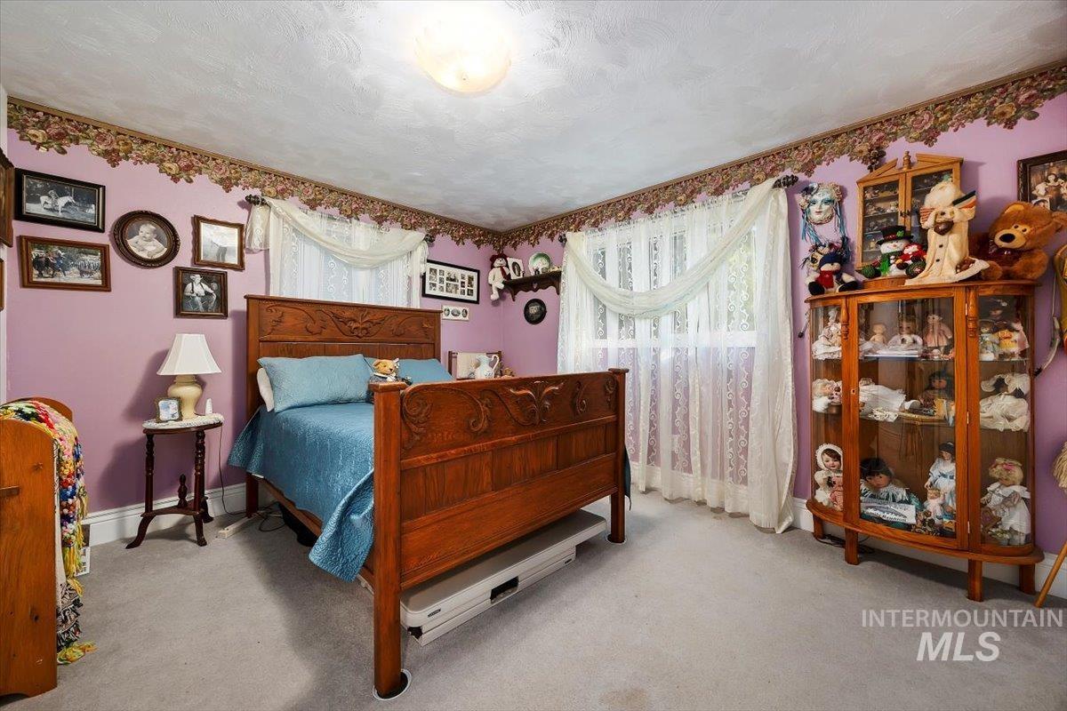 213 Sage Road West
