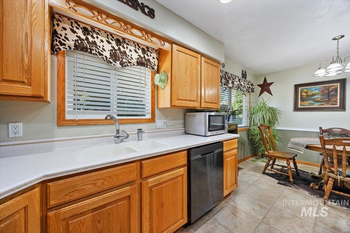 213 Sage Road West