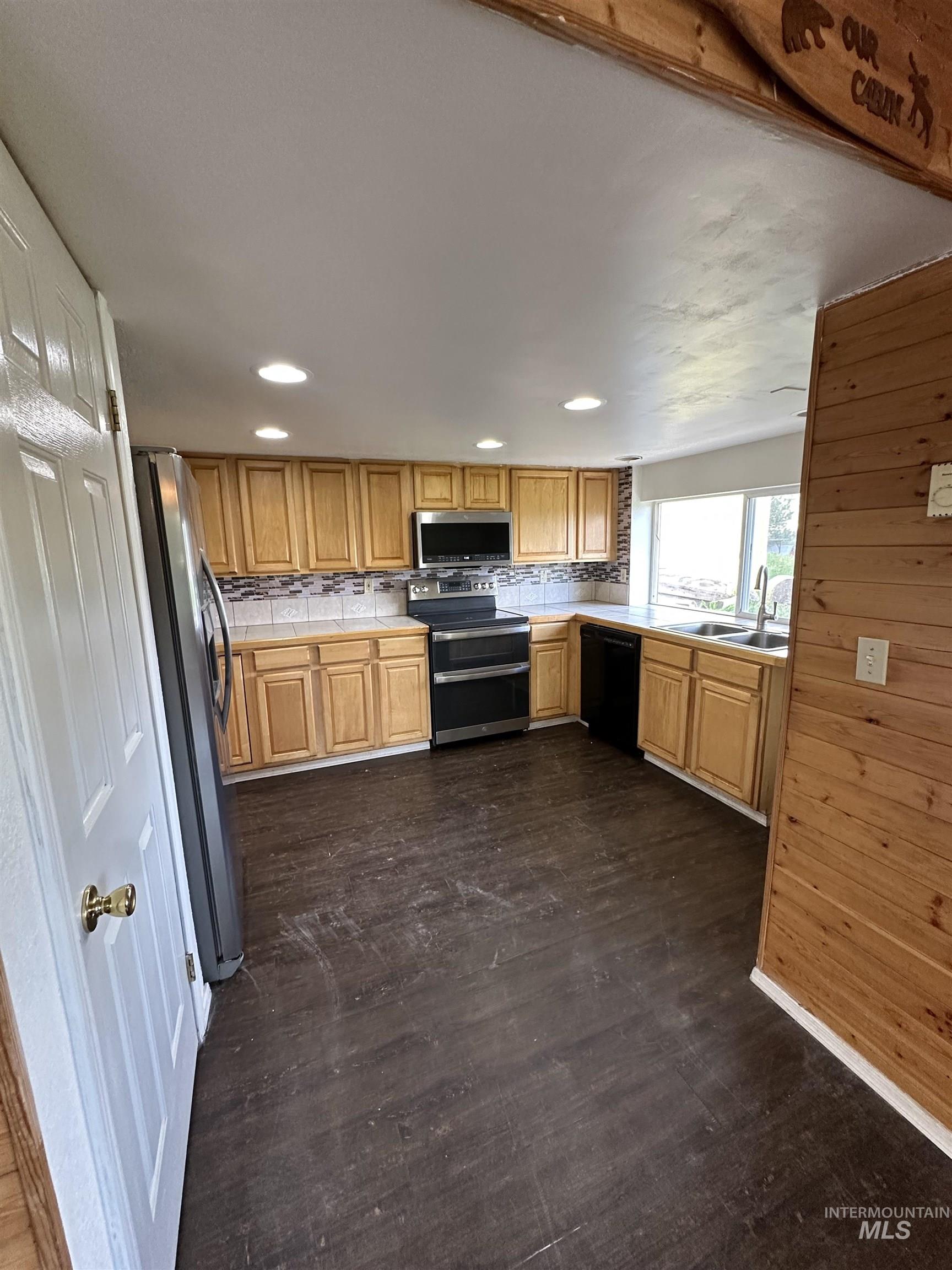 61 Clear Creek Dr.