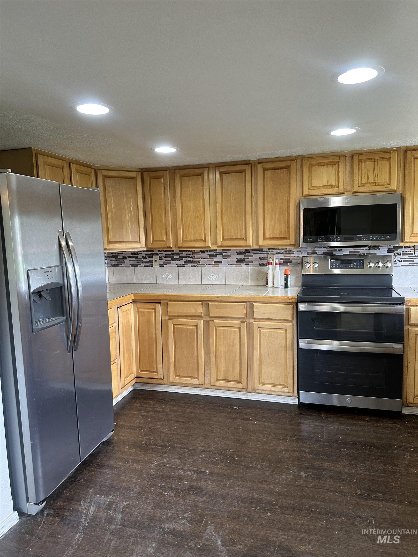 61 Clear Creek Dr.