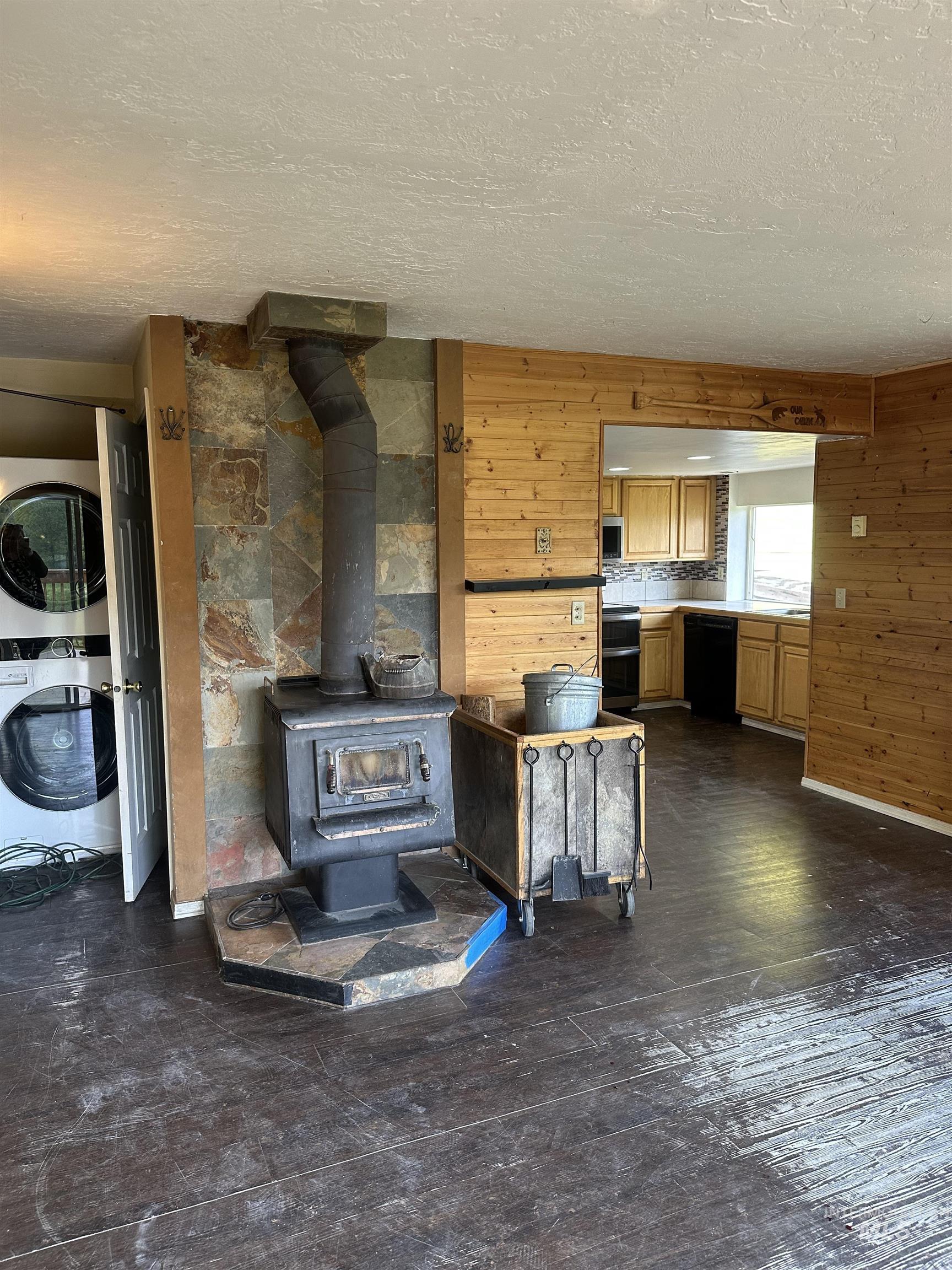 61 Clear Creek Dr.