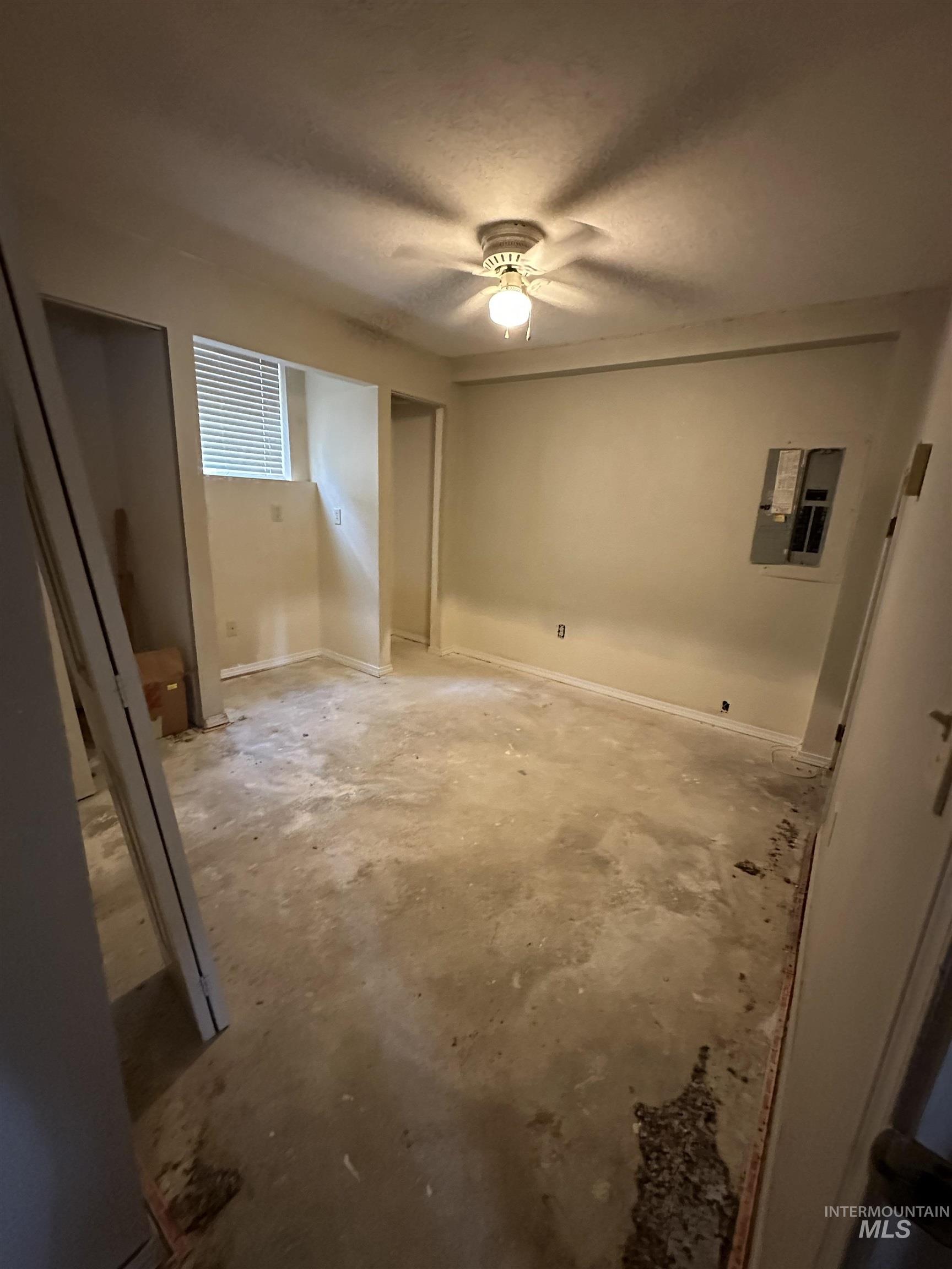 61 Clear Creek Dr.