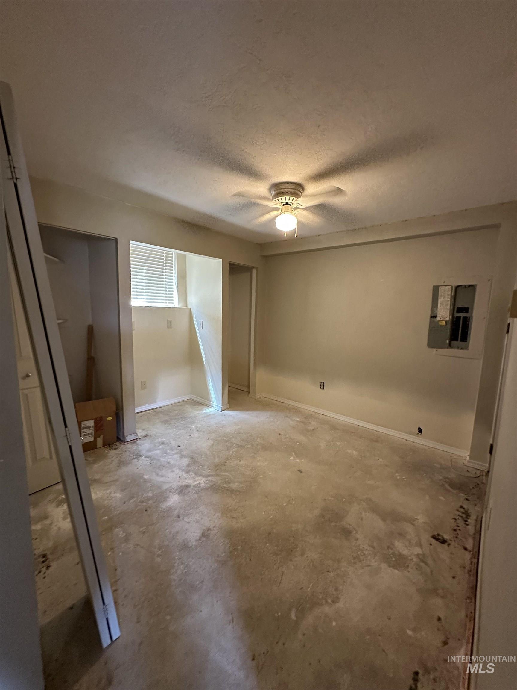 61 Clear Creek Dr.