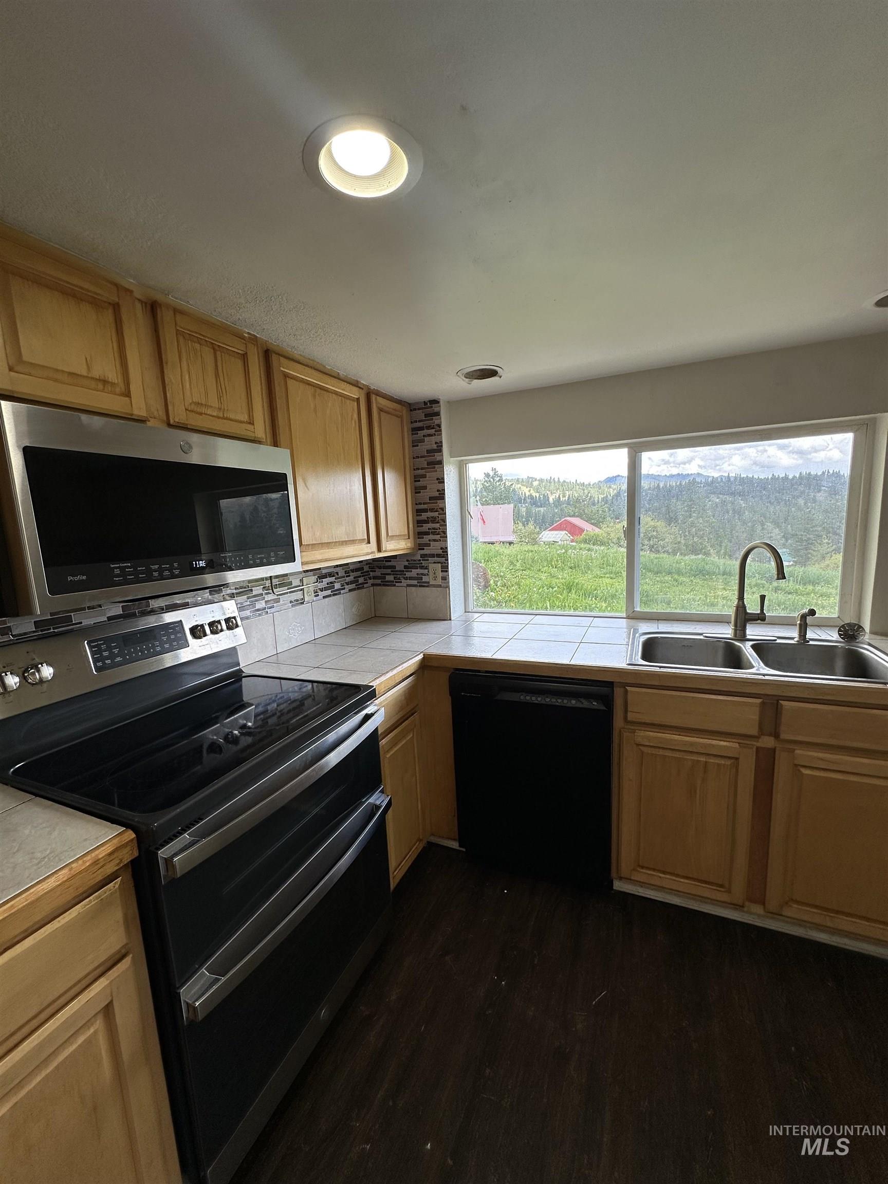 61 Clear Creek Dr.