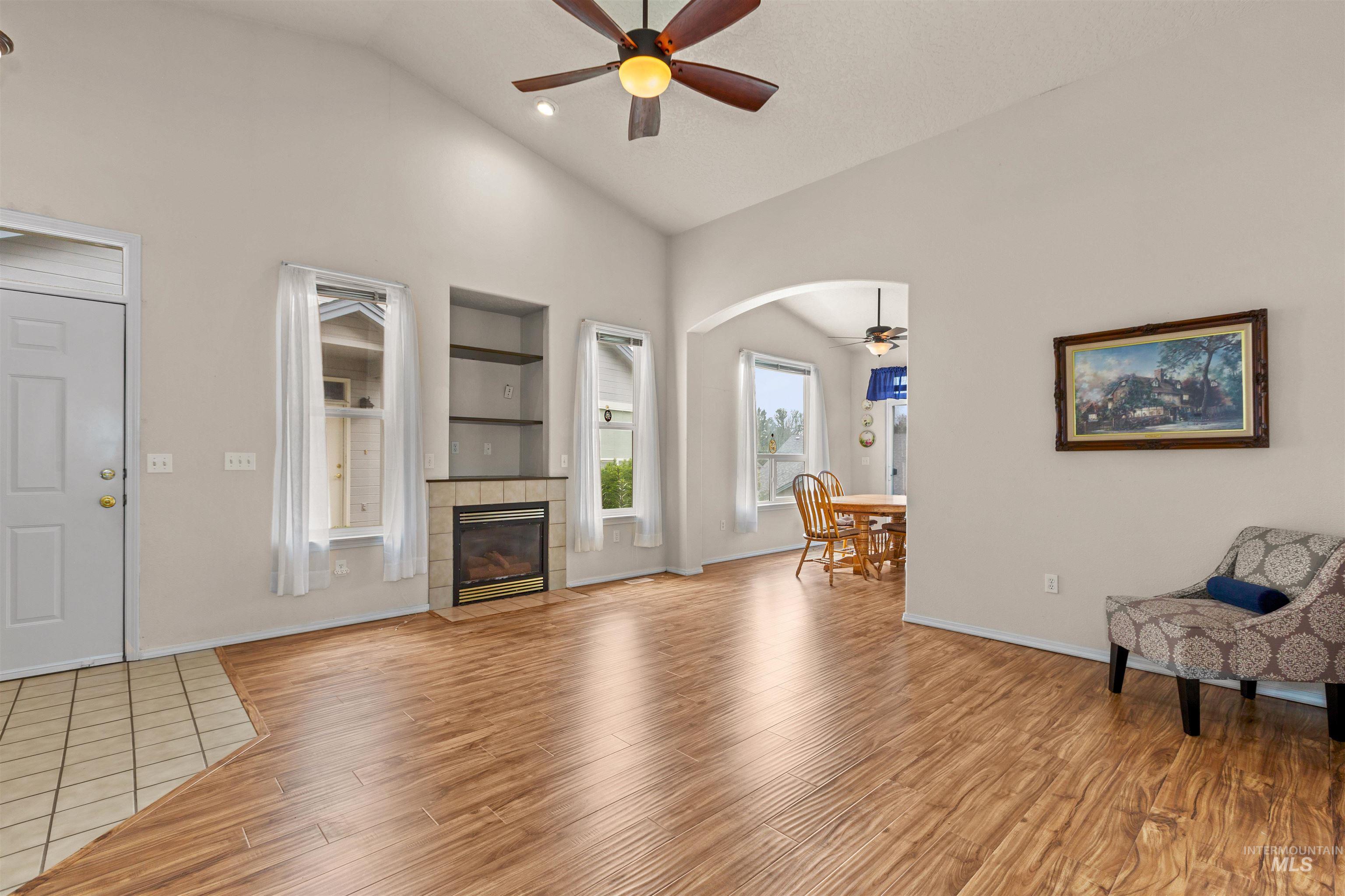 2313 River Oaks Ct