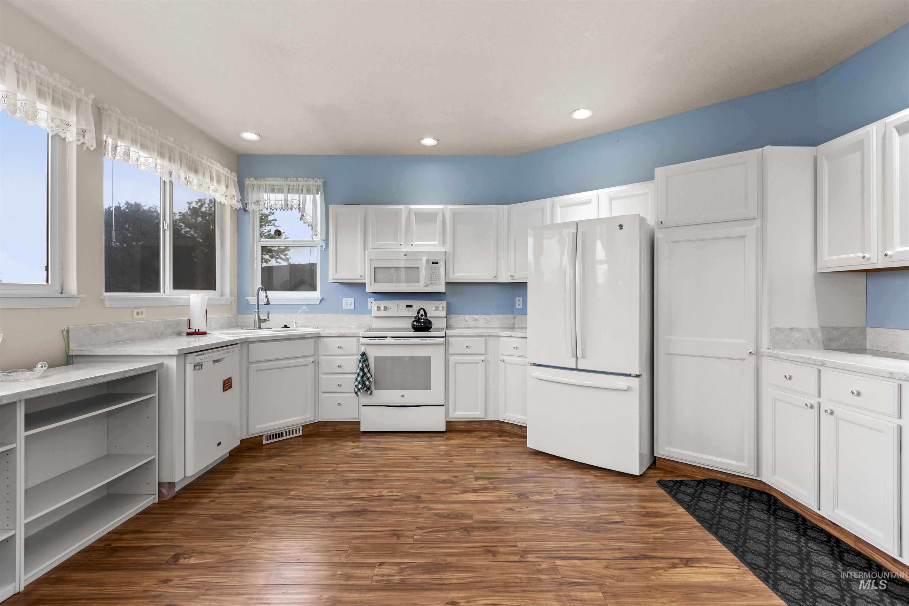 2313 River Oaks Ct