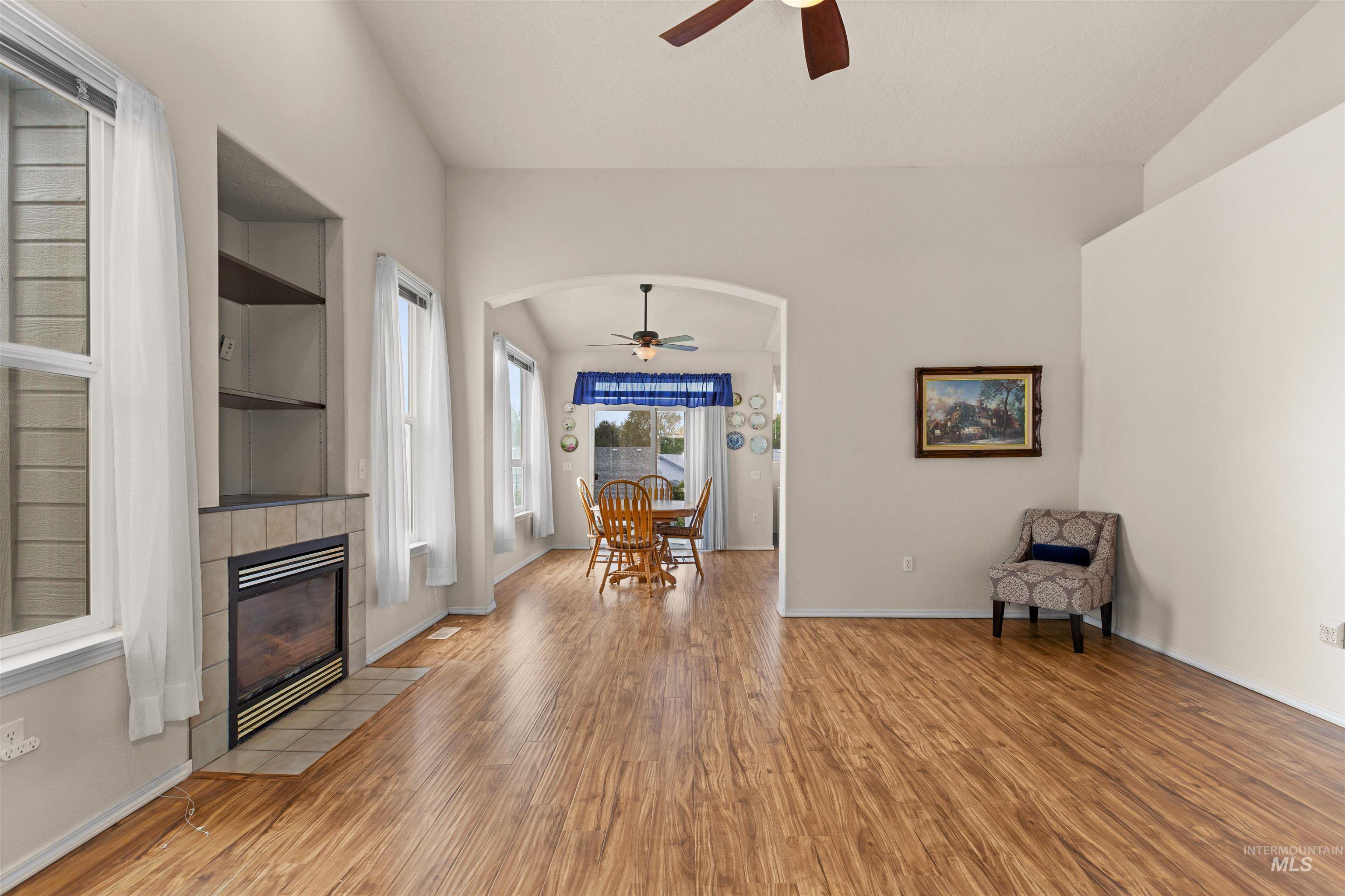 2313 River Oaks Ct