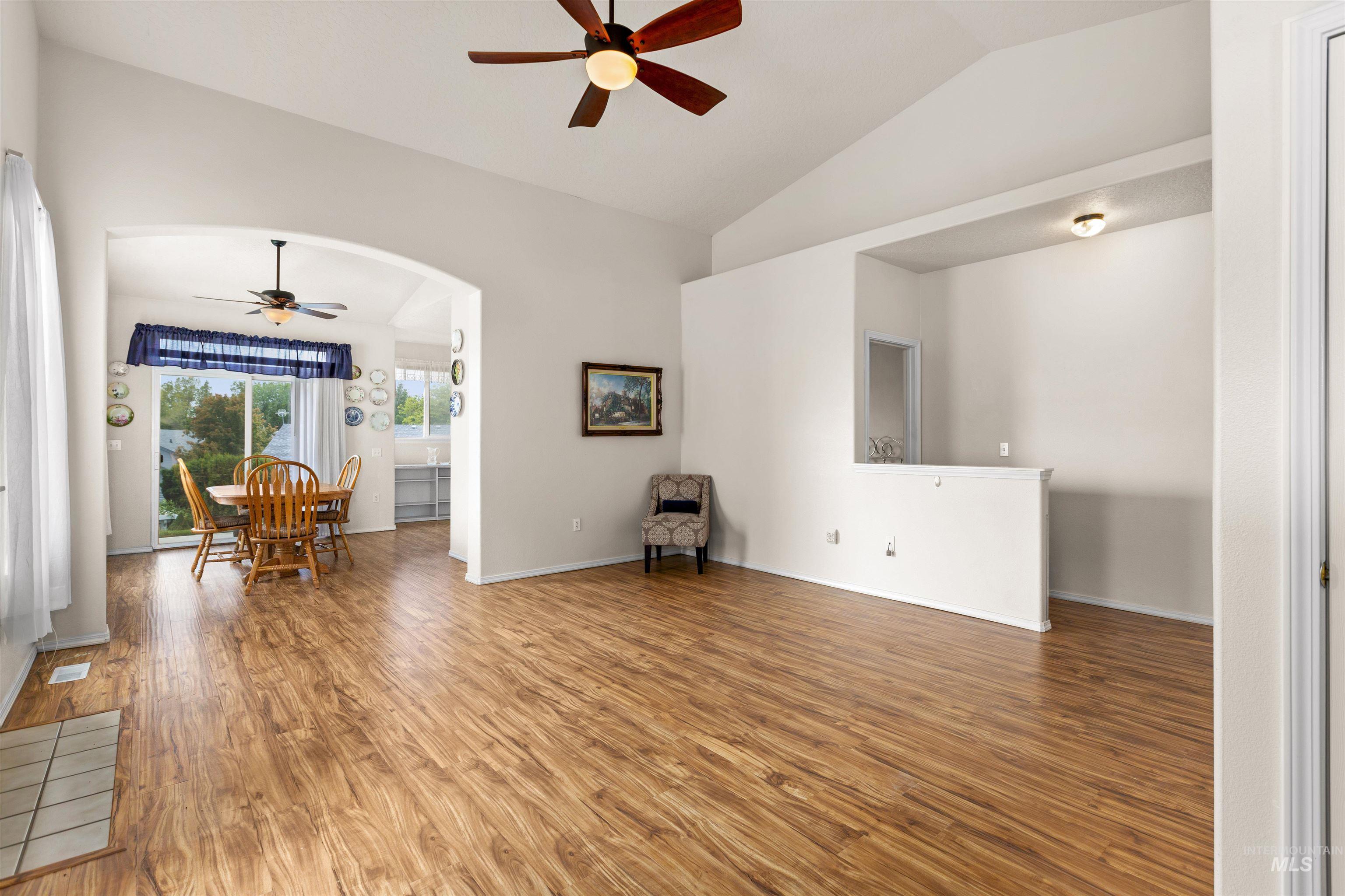 2313 River Oaks Ct