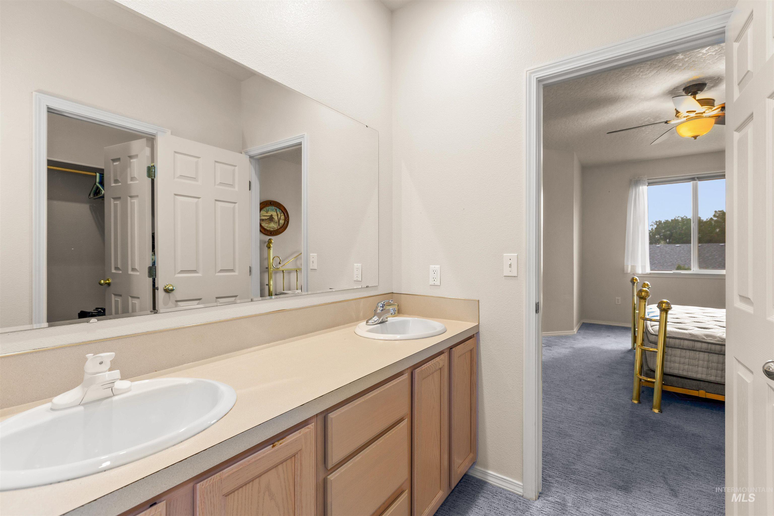 2313 River Oaks Ct