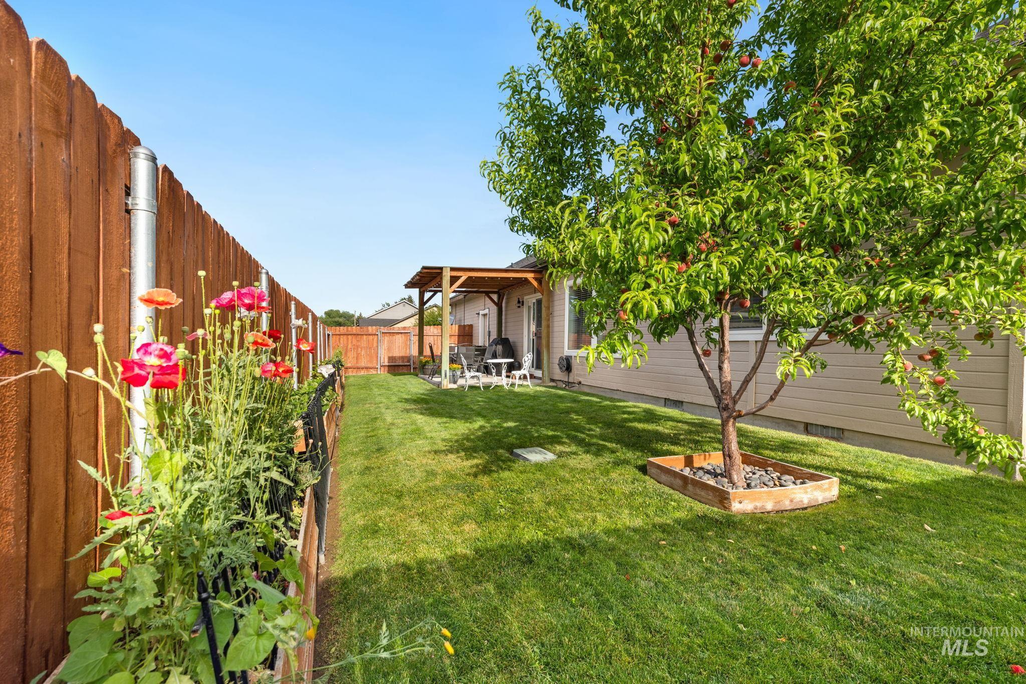 1325 E 15 North