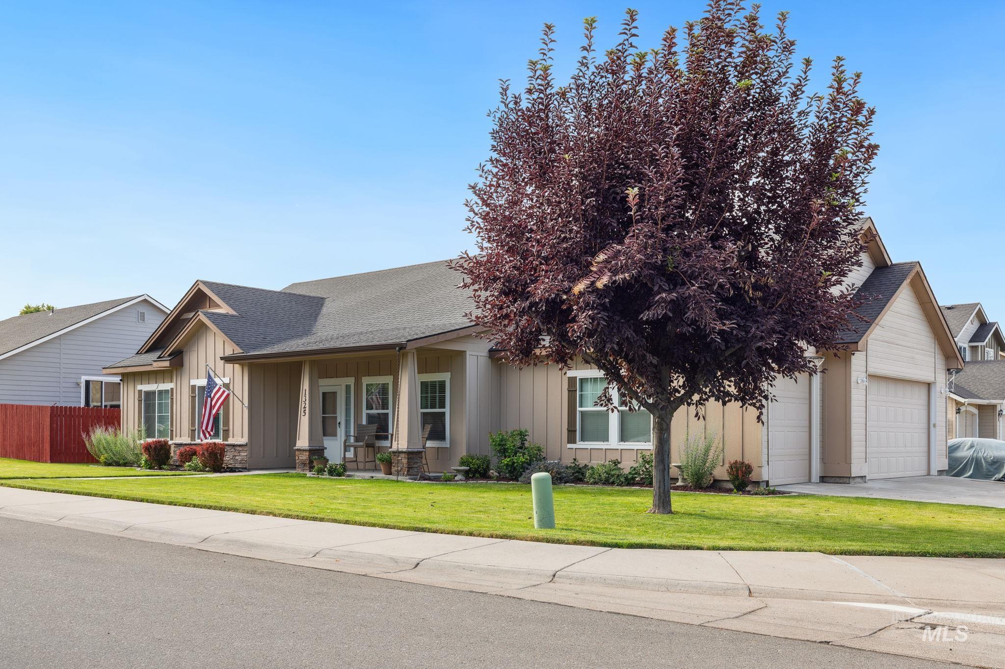 1325 E 15 North