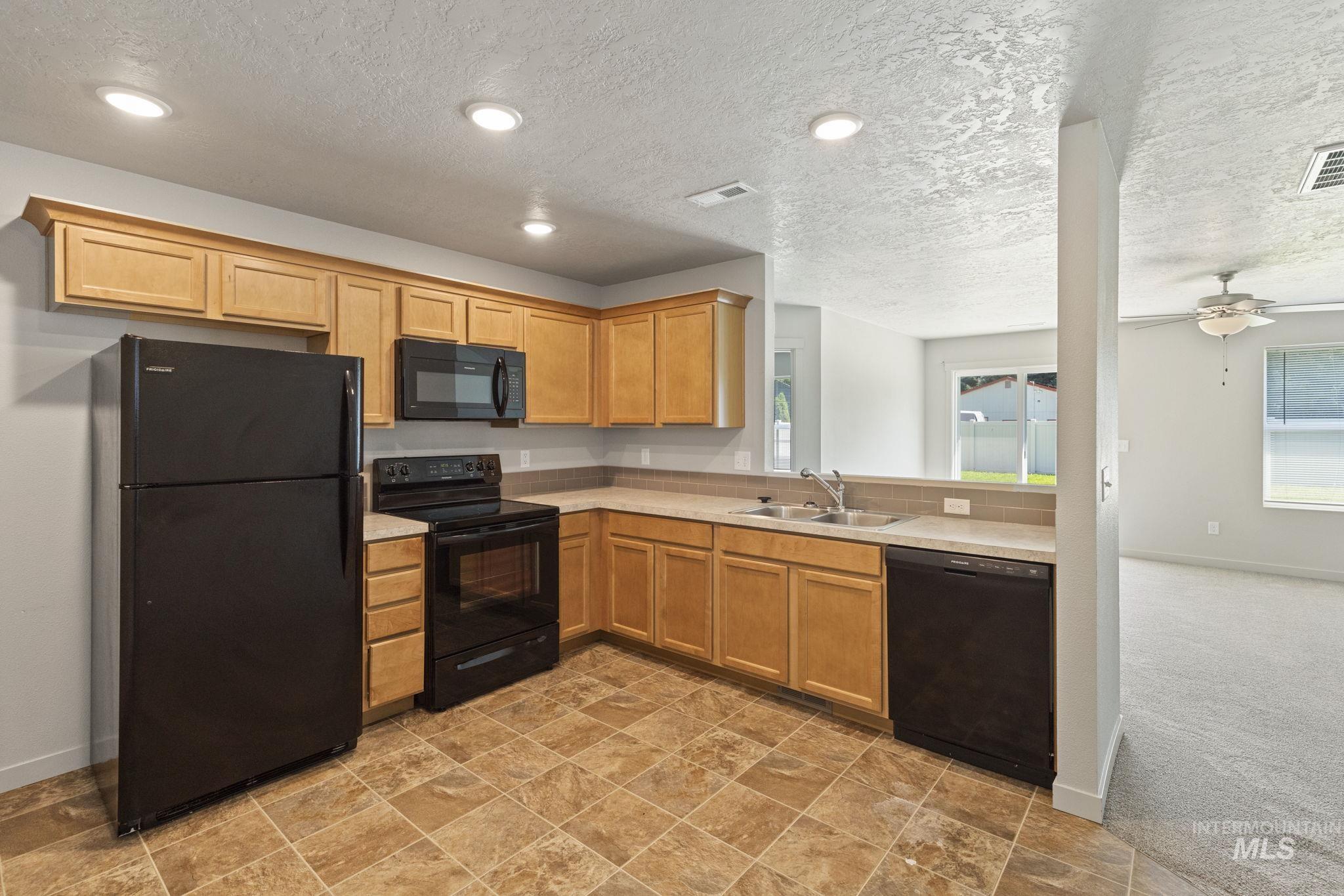 15066 N Bonelli Ave.
