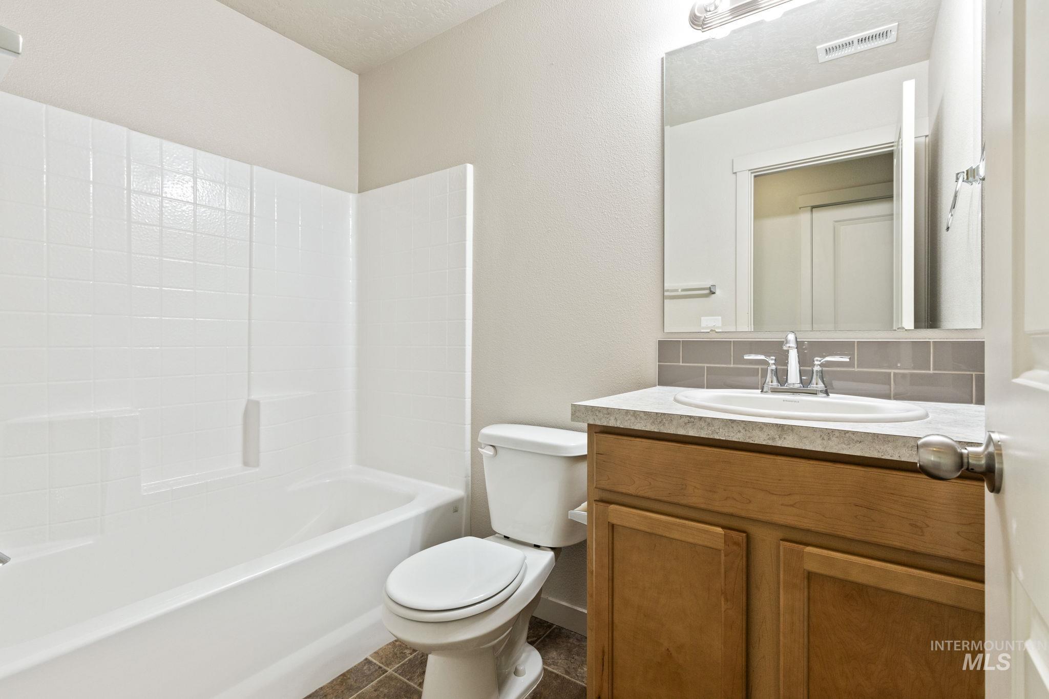 15066 N Bonelli Ave.