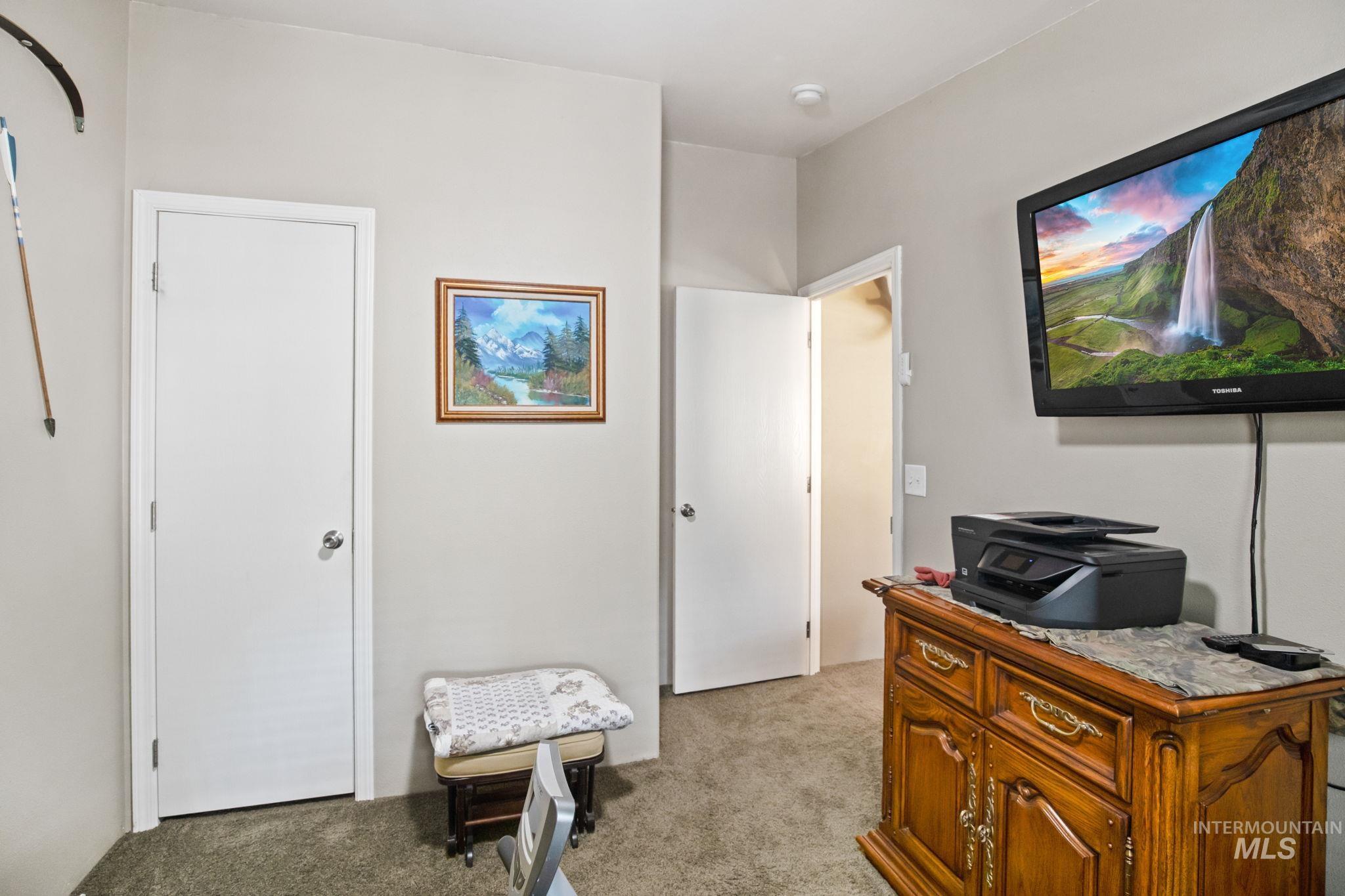 10 Cricket Rd