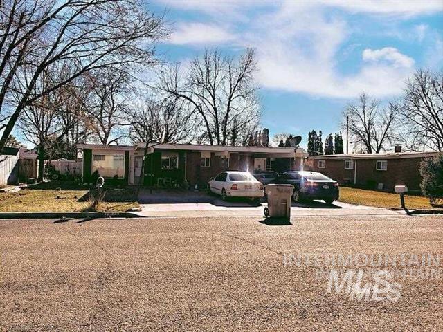 1516-1518 Monte Vista
