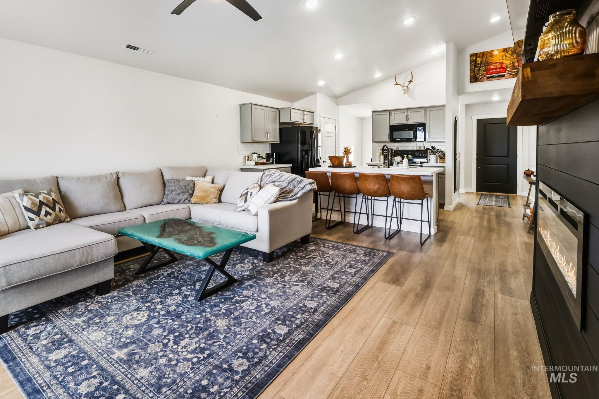 3541 W Early Light Drive