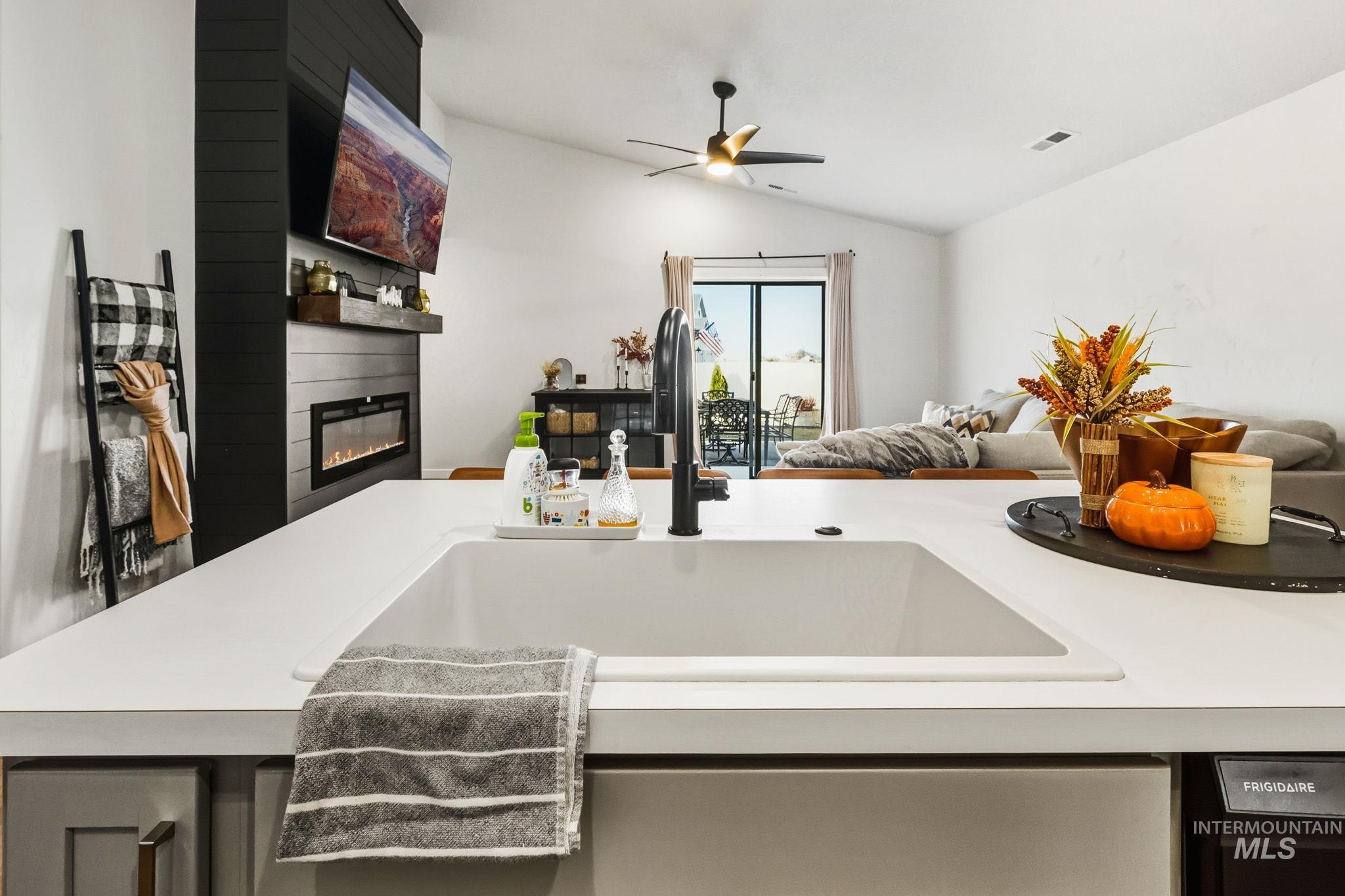 3541 W Early Light Drive