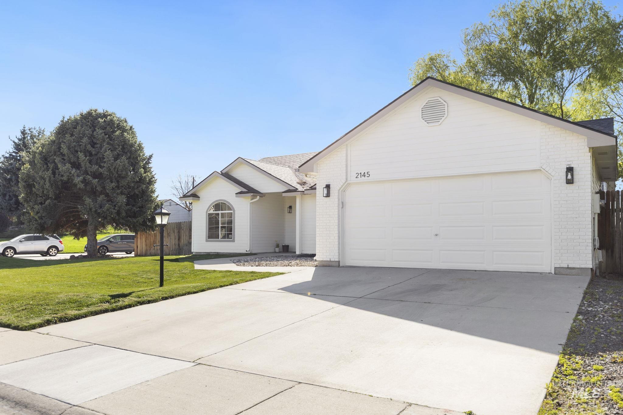 2145 N Shamrock Ave