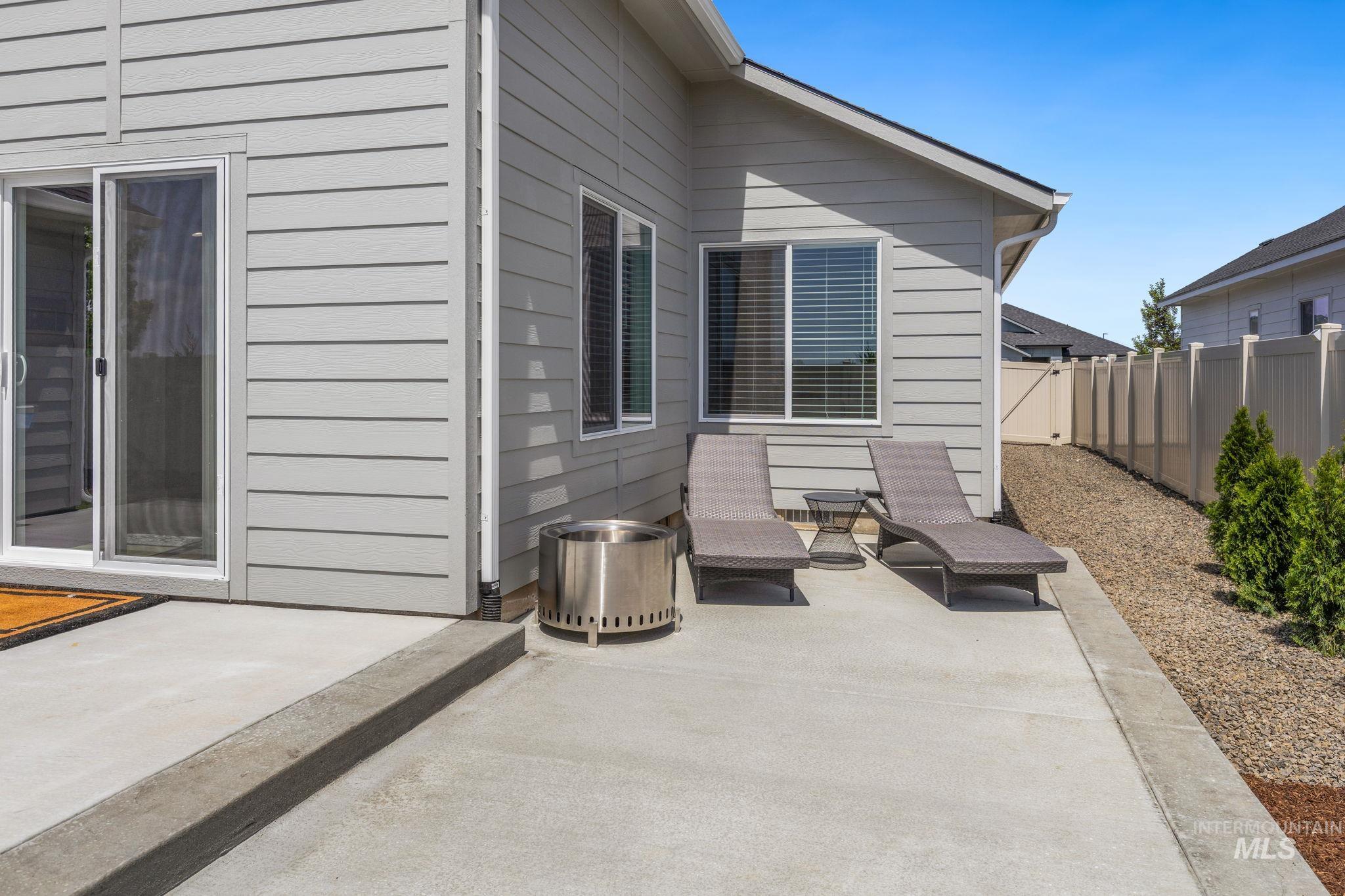 3907 W Maypearl St