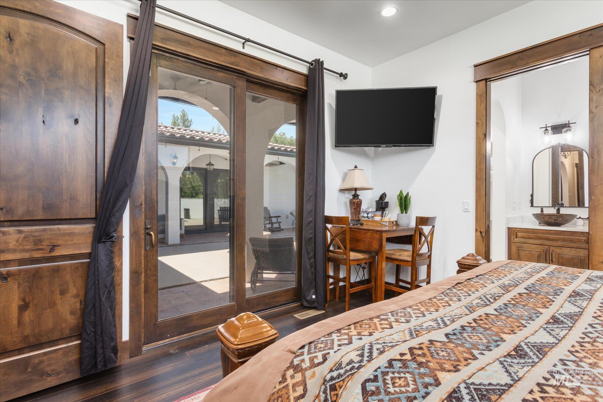 14555 Simplicity Ln