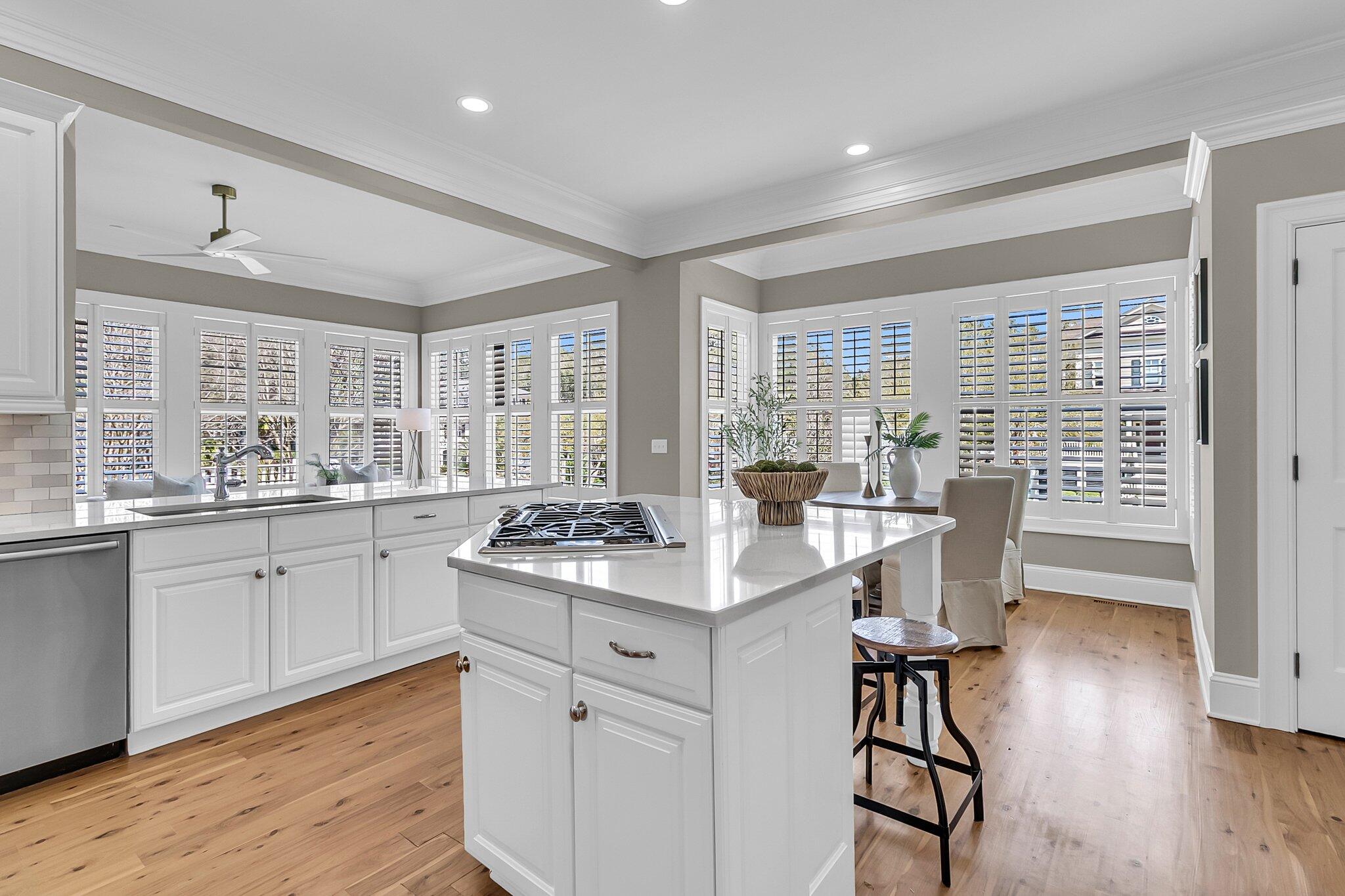 4922 Sound View Drive