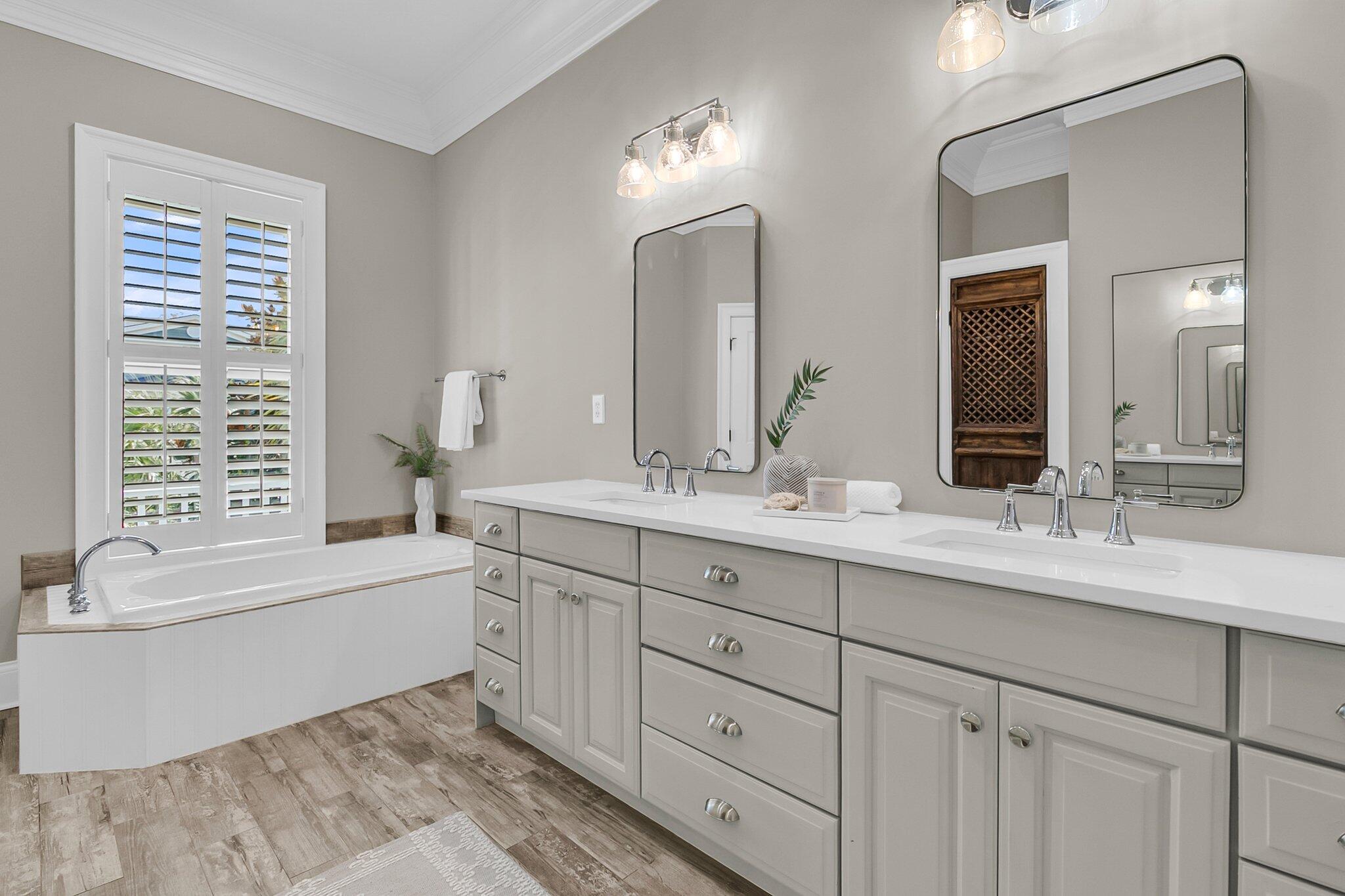 4922 Sound View Drive