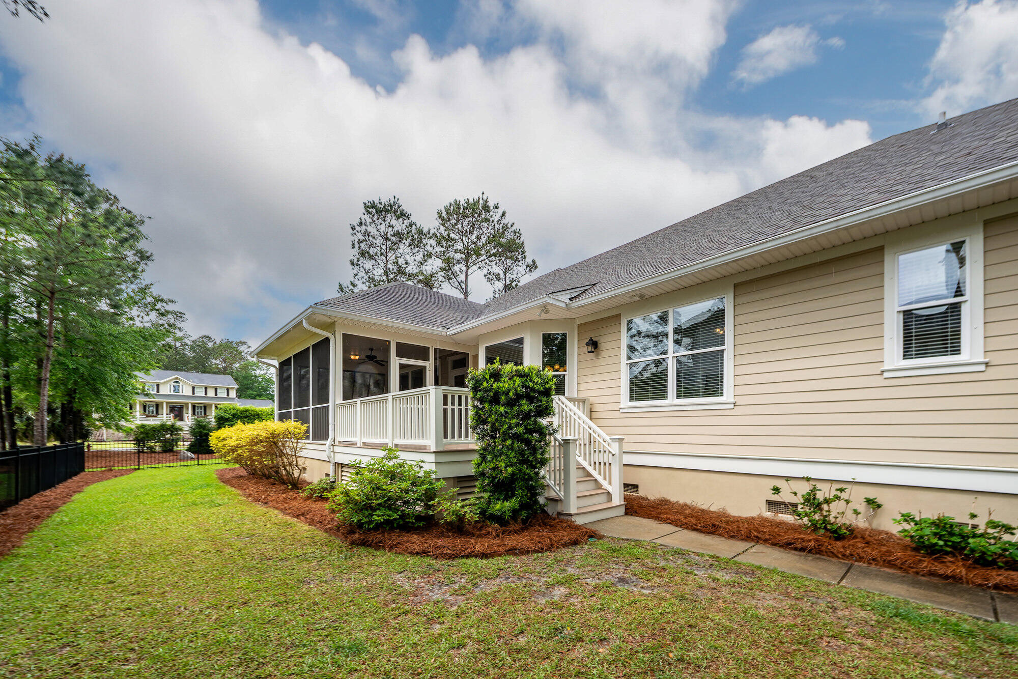 287 Commonwealth Road