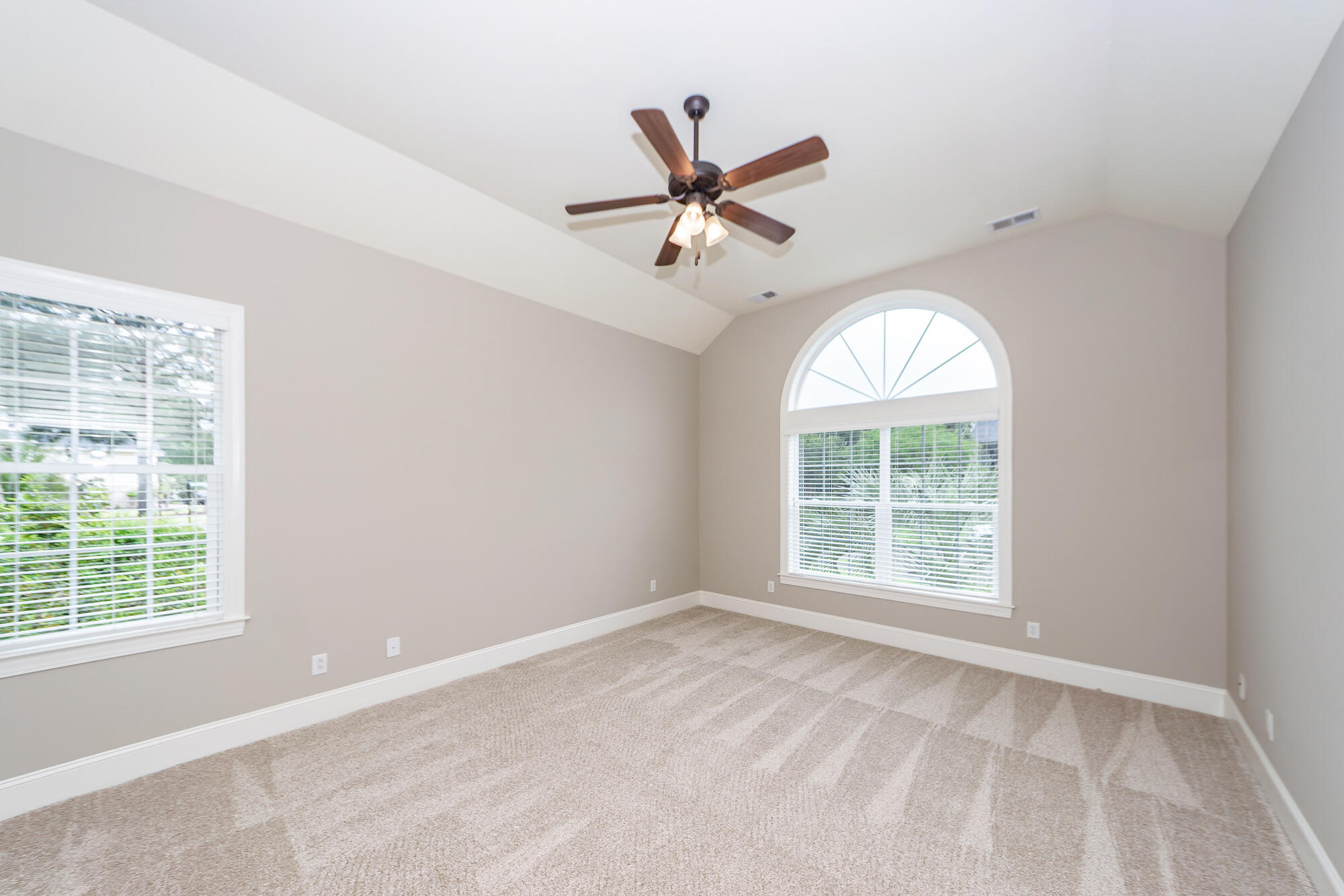287 Commonwealth Road