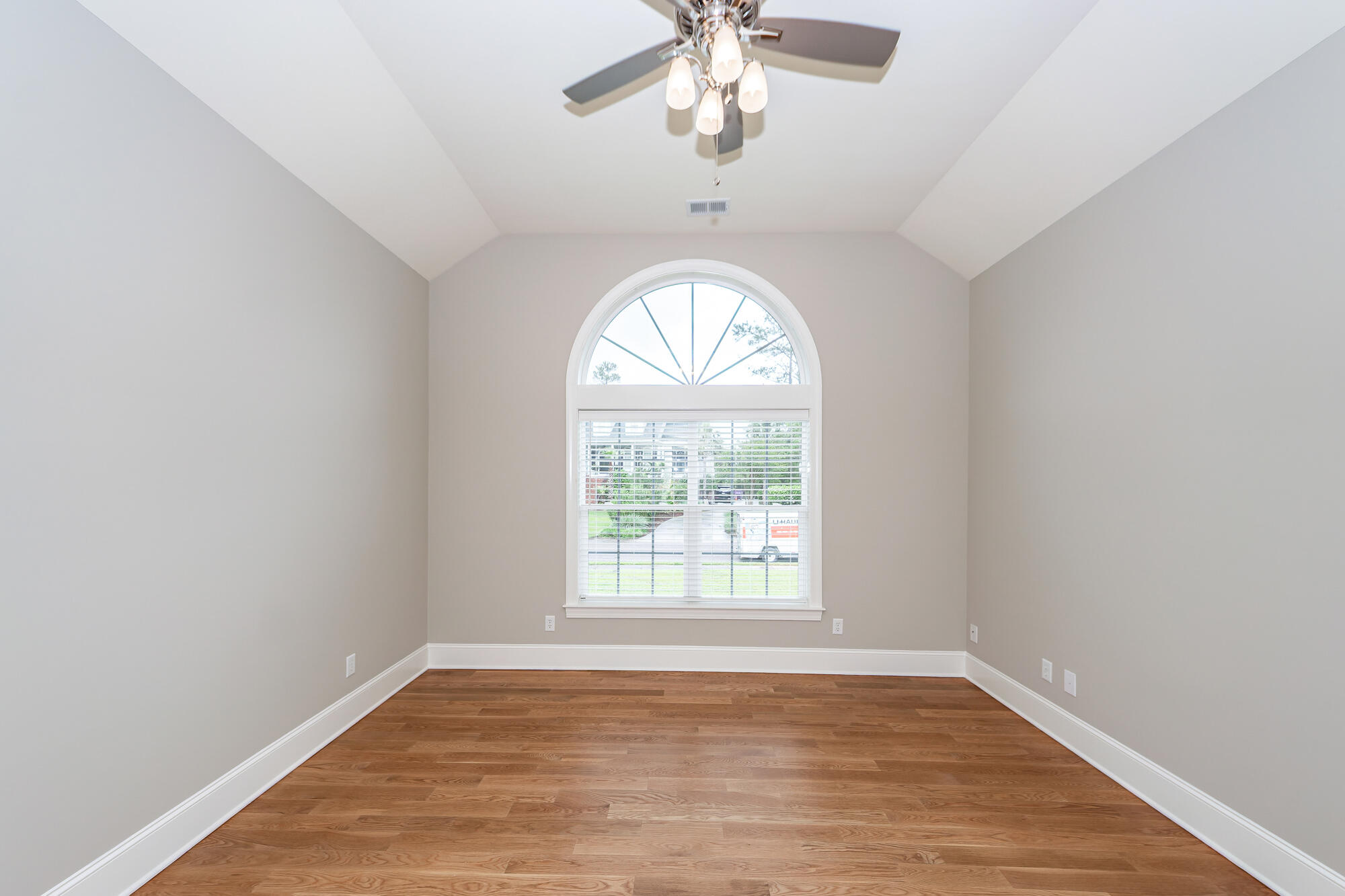 287 Commonwealth Road