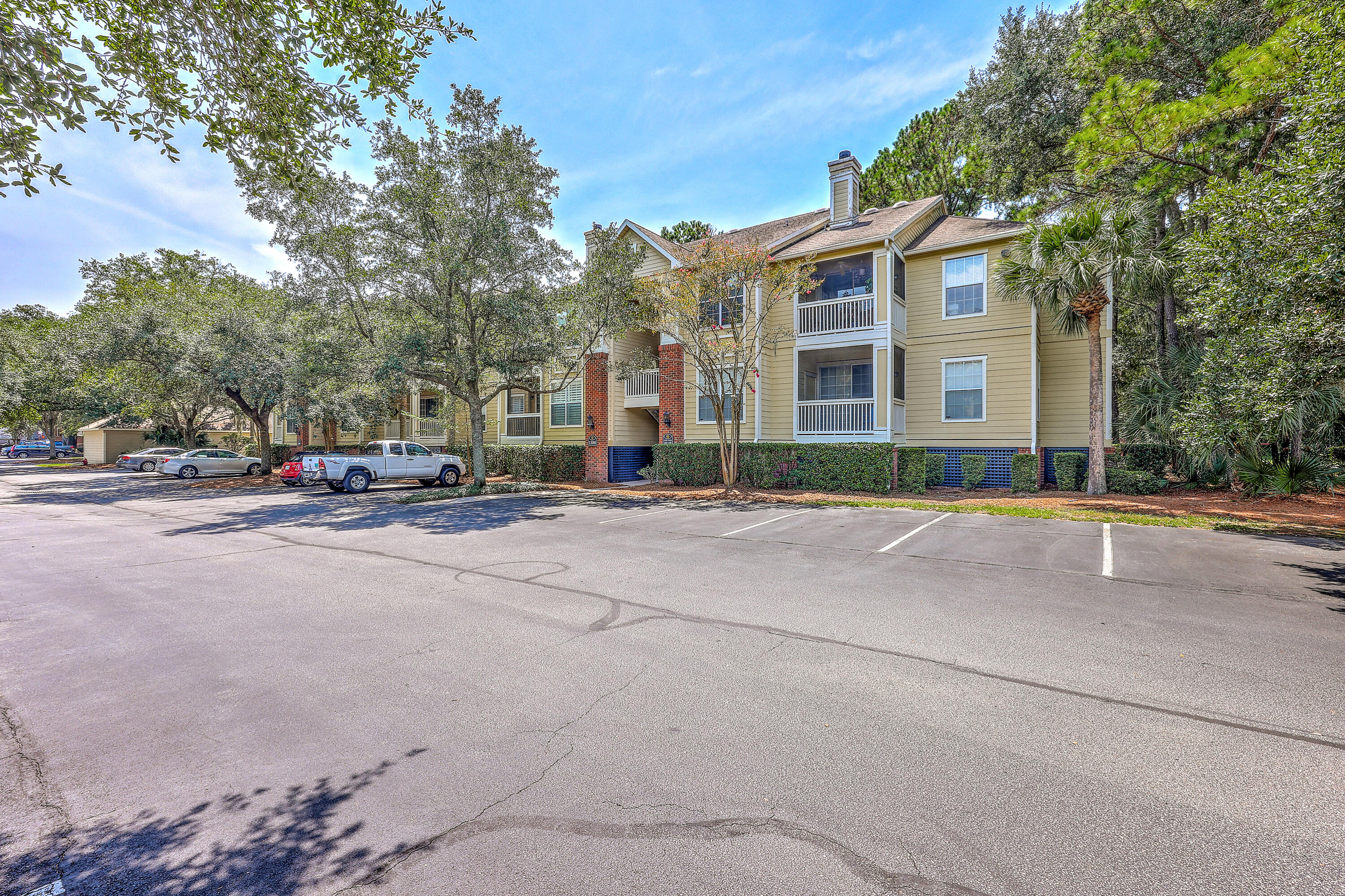 1600 Long Grove Drive # 1318, Mount Pleasant Unit: 1318