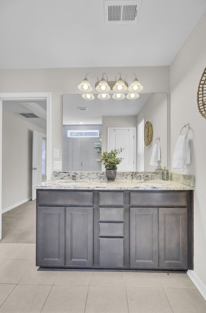 2135 Kemmerlin Street