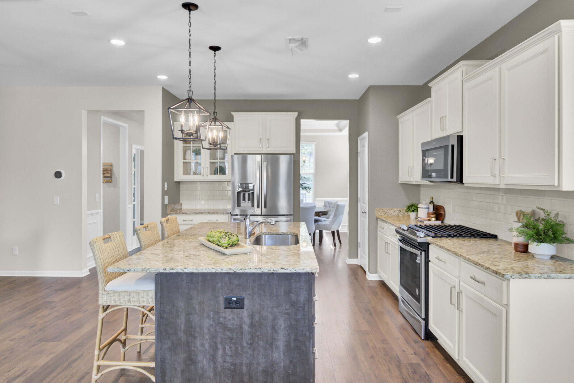 2135 Kemmerlin Street